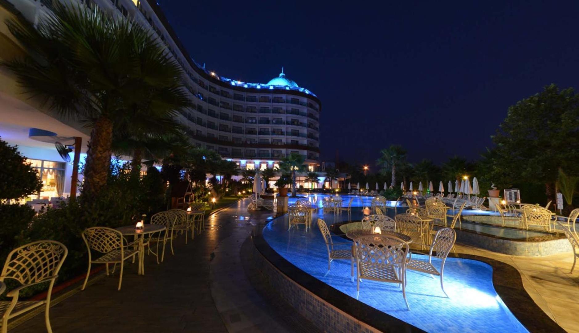 Dream World Aqua Hotel Side Exterior photo