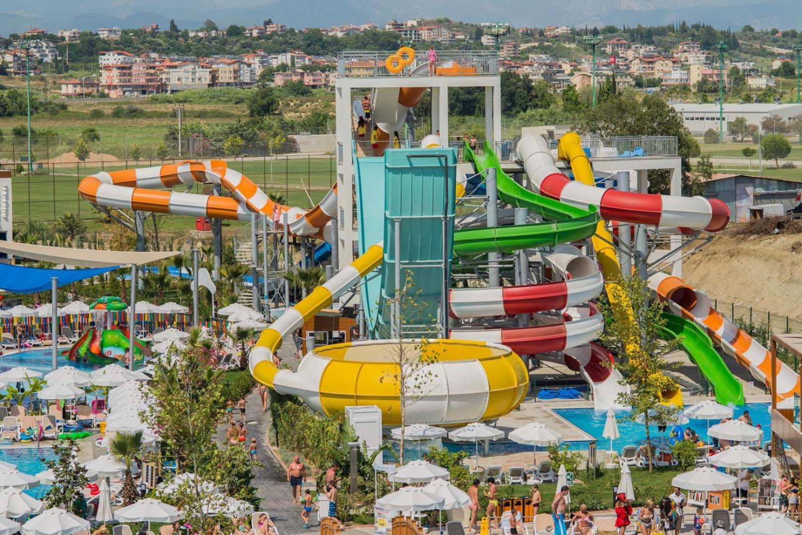 Dream World Aqua Hotel Side Exterior photo
