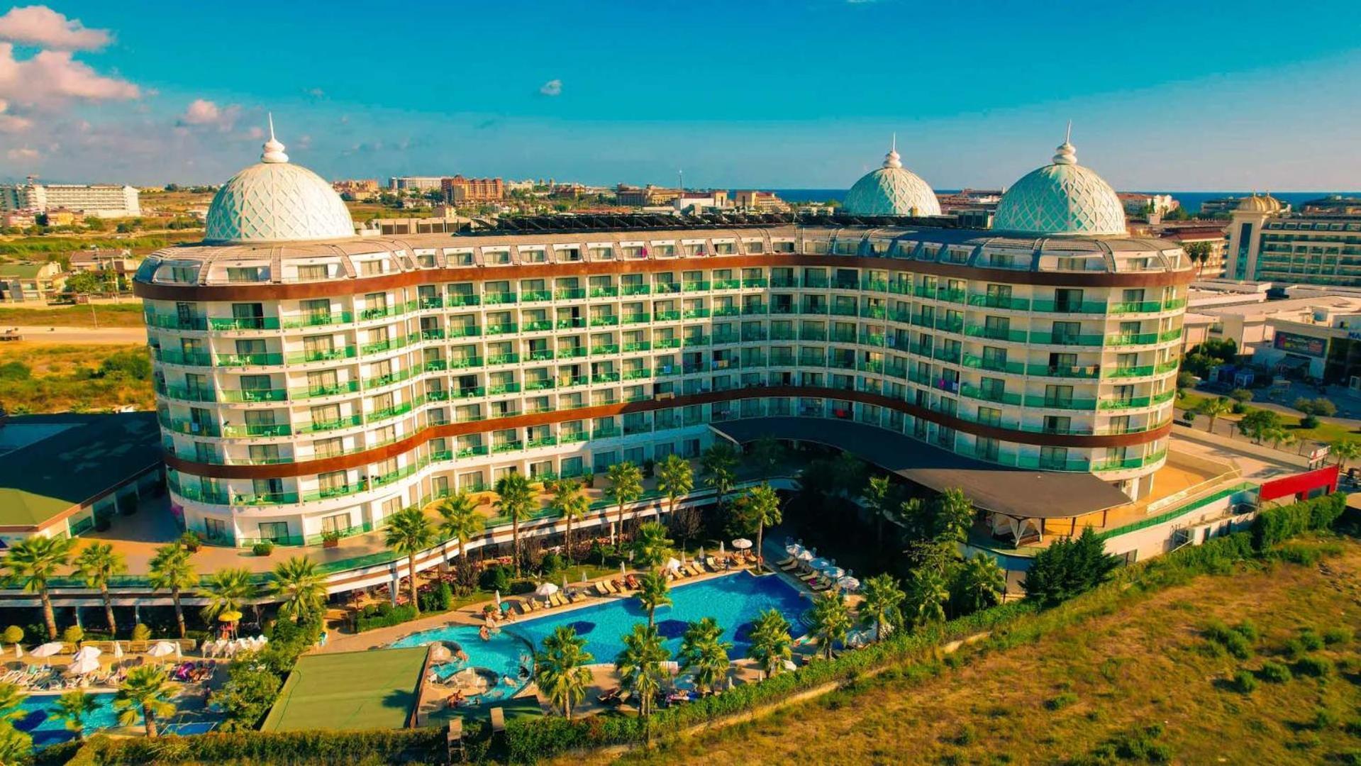 Dream World Aqua Hotel Side Exterior photo